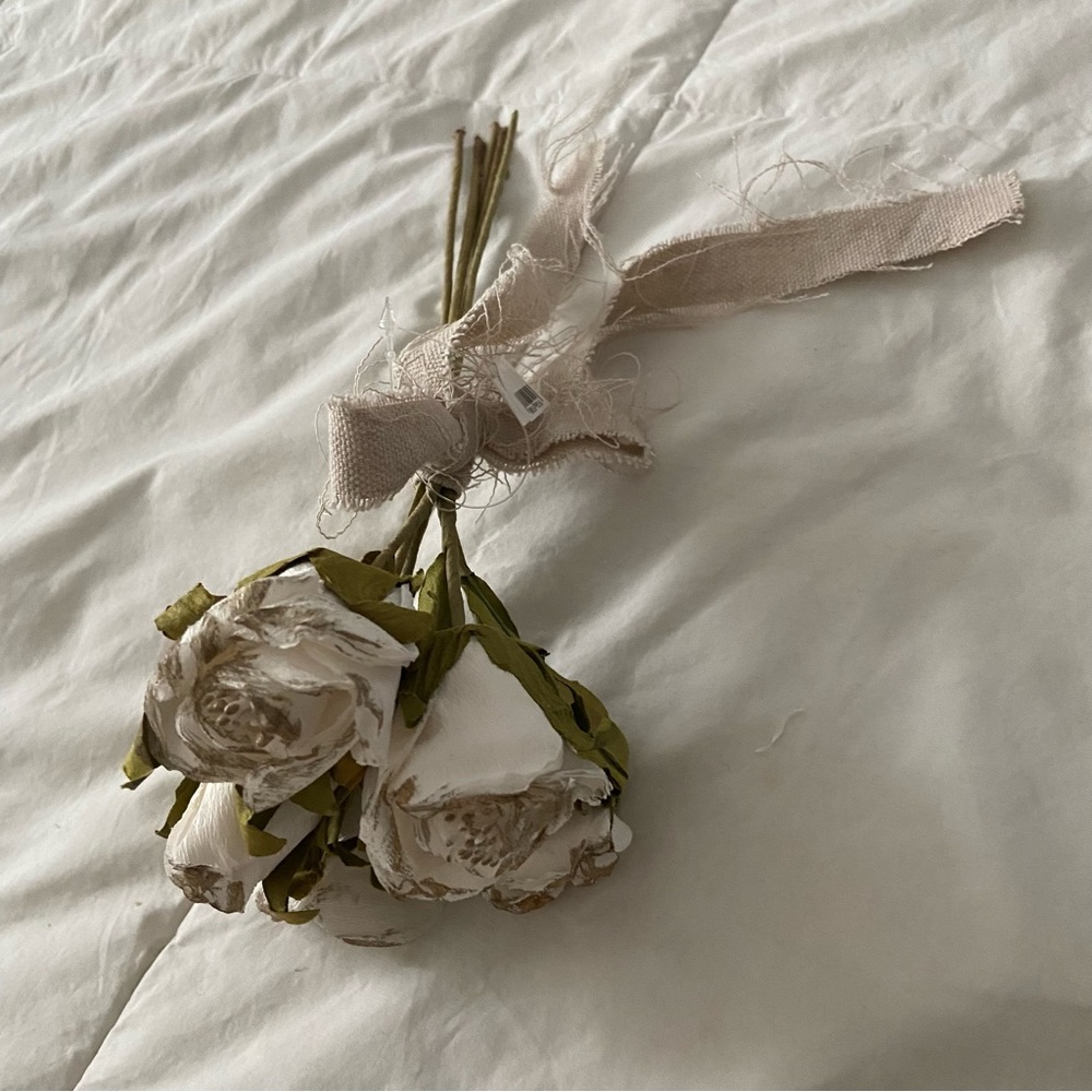 Small Bouquet Of Roses